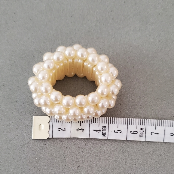 6 pieces Faux Pearl Fashion Jewelry - Picture 4 of 9